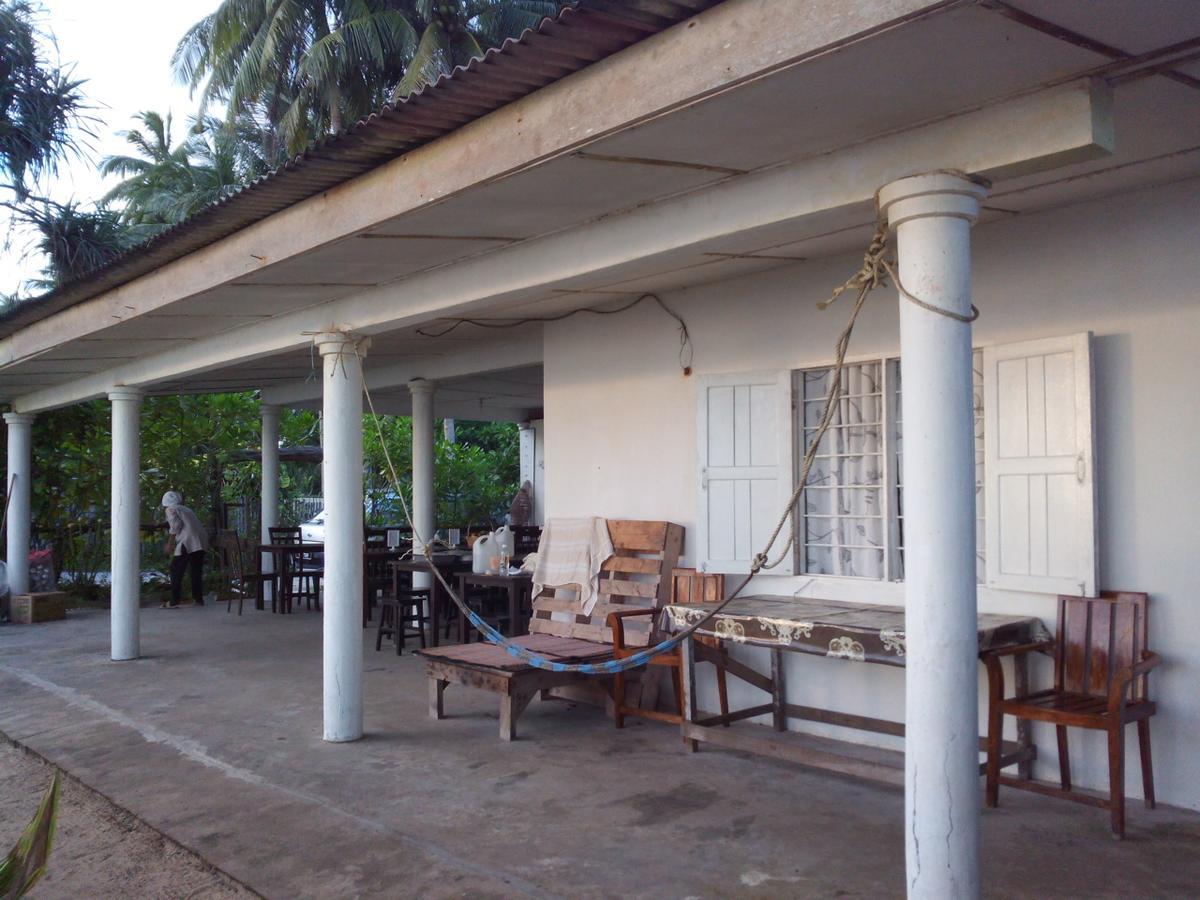 Pandan Beach Homestay Kampong Pandan Kültér fotó