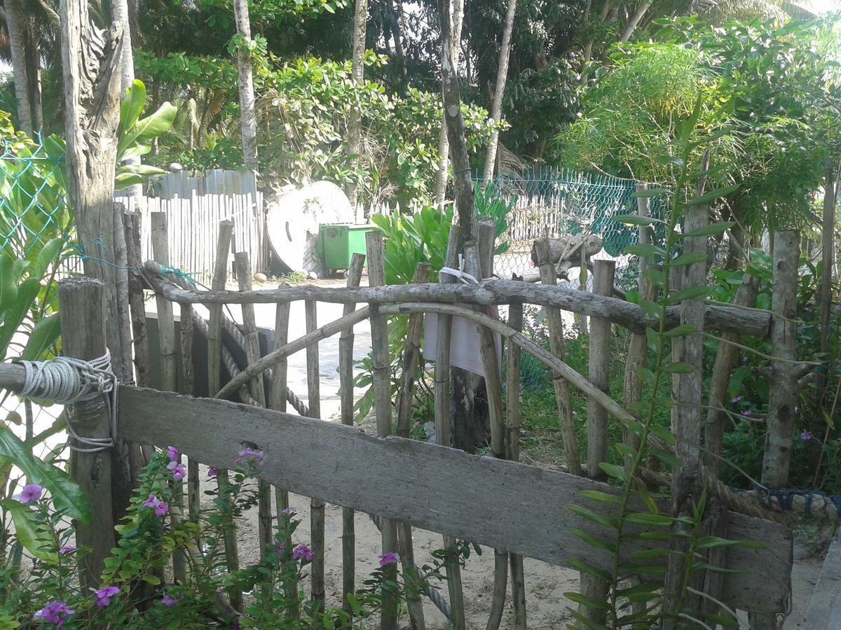 Pandan Beach Homestay Kampong Pandan Kültér fotó